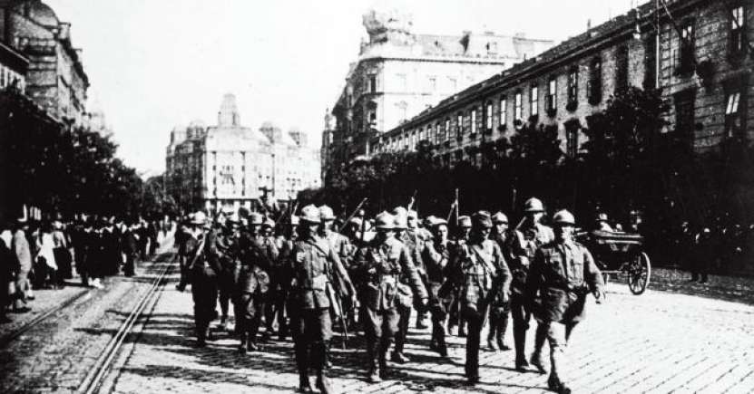 Adevărul despre momentul istoric în care Armata Română a pus opinca pe Parlamentul din Budapesta (august 1919)