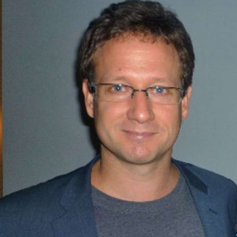 „Trump și oamenii lui au transformat America de azi într-un imperiu crud și nemilos, care nu are prieteni, ci doar vasali și dușmani” (John Varoli, jurnalist american)