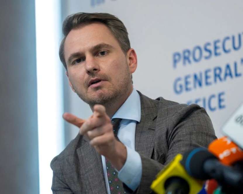 Fostul procuror general al Ucrainei, în prezent fugar, a făcut „dezvăluiri dureroase cu privire la corupția din conducerea țării, care fraudează banii europeni” (The New York Times) 