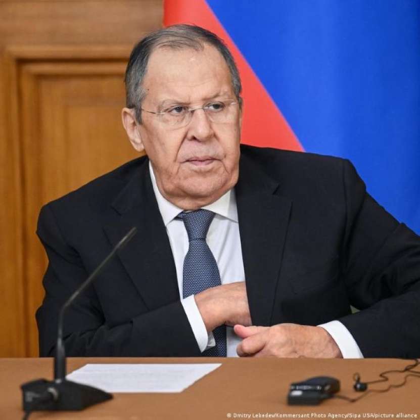 Germania continuă să amenințe cu un nou război împotriva Rusiei. „Dacă Germania va mai atac Rusia, va fi un război scurt și diferit de celelalte” (Lavrov), sugerând o ripostă nucleară