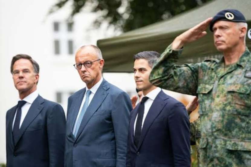 În orașul german Münster, cancelarul Merz a fost huiduit copios de public, fiindcă a avut nerușinarea să acorde un premiu pentru pace șefului NATO Mark Rutte, un un promotor al războaielor de agresiune (video)  