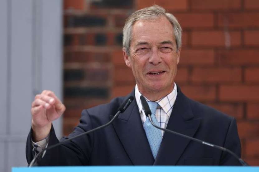 „Ucraina, cea mai coruptă țară de pe pământ, ar trebui să organizeze alegeri!” (Ninel Farage). Anglia va fi alături de AfD Germania și Marine Le Pen, Franța  