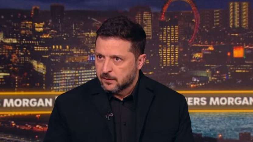 Sub efectul evident al prafurilor, Zelenski îi sfidează pe foștii săi stăpâni și scuipă în direcția lui Trump. Oare vrea să se sinucidă?  