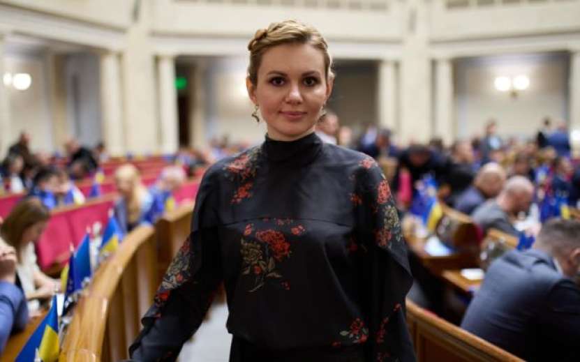 Cine l-ar vrea pe Zelenski plecat de la putere? 