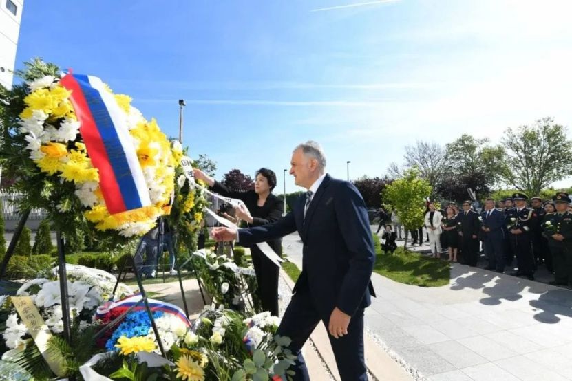 Răzbunarea chinezului o să-i ajungă! Purtătorul de cuvânt al MAE chinez a spus recent că China nu va uita bombardarea de către SUA a ambasadei sale de la Belgrad la 7 mai 1999