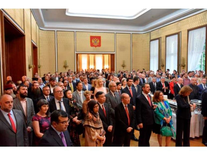 Într-o lume marcată de o manipulare anti-rusă minciunoasă și agresivă, era normal să se nască și o Mișcare Internațională Rusofilă, ca o contracarare a mișcării rusofobe   