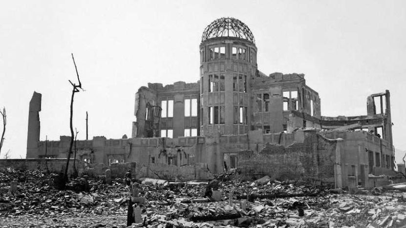 Nicușor Dan nu este singurul președinte imbecil. Donald Trump a numit bombardamentele atomice americane asupra orașelor japoneze Hiroshima și Nagasaki un „conflict neînsemnat”