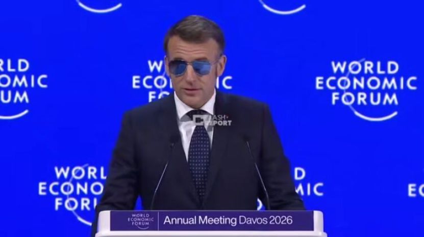 La Davos, Macron a vorbit prostii și a luat peste ochi. E normal ca Brigitte să îi dea bătaie, că doar ar putea să îi fie tată!