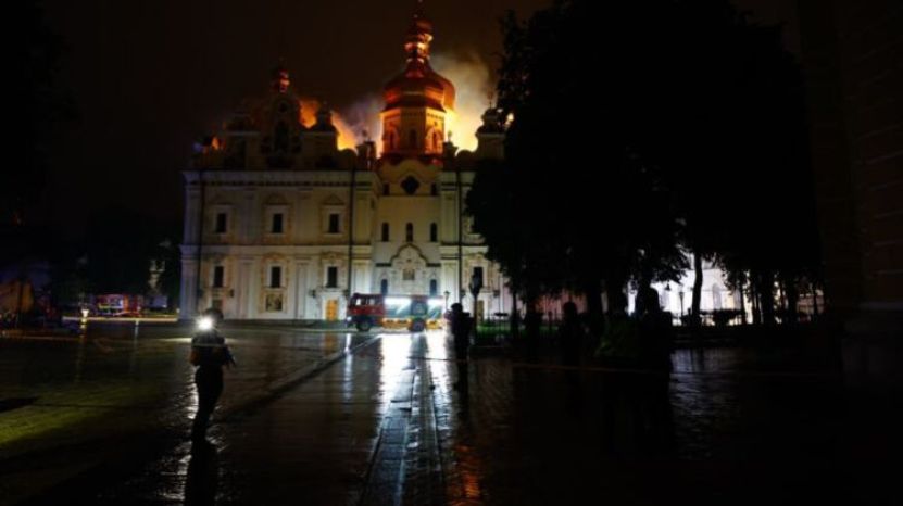 Nu este nevoie ca Ucraina să fie bombardată de un inamic. La Kiev și Odesa, ucrainienii s-au bombardat singuri, din propria lor prostie