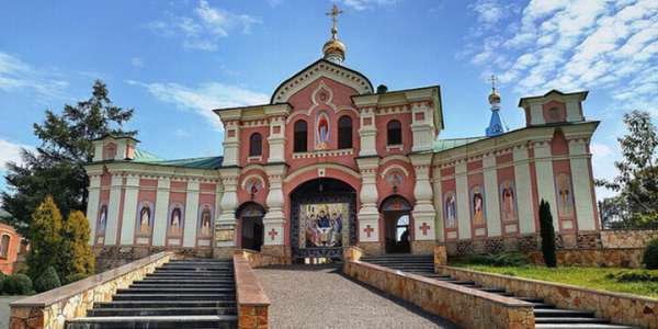 Acuzații halucinante, cusute cu ață albă! SBU acuză mănăstirea Pociaev că a amenajat în mod...