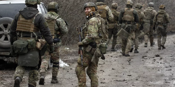 Șmecheria pe care o folosesc soldații ucrainieni din linia întâi pentru a se preda Armatei Ruse