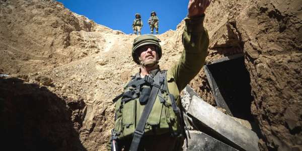 Armata israeliană a ajuns la tunelurile Hamas. Ce se va întâmpla dacă, odată cu teroriștii, vo...
